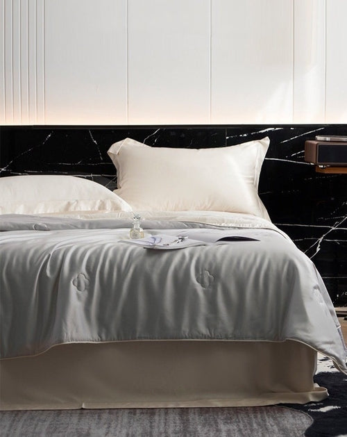 Silky Bamboo Fiber Cooling Blanket Duvet for Hot Sleepers & Night